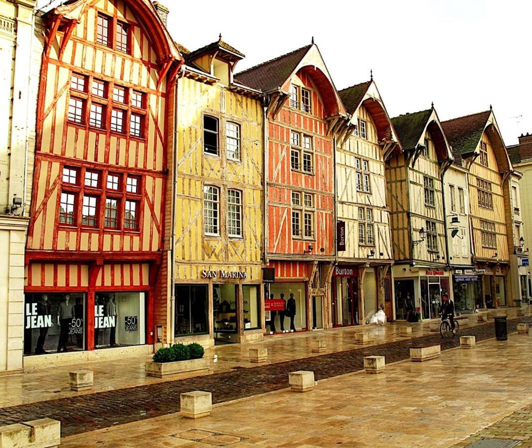 Appartement Cube Troyes Bagian luar foto